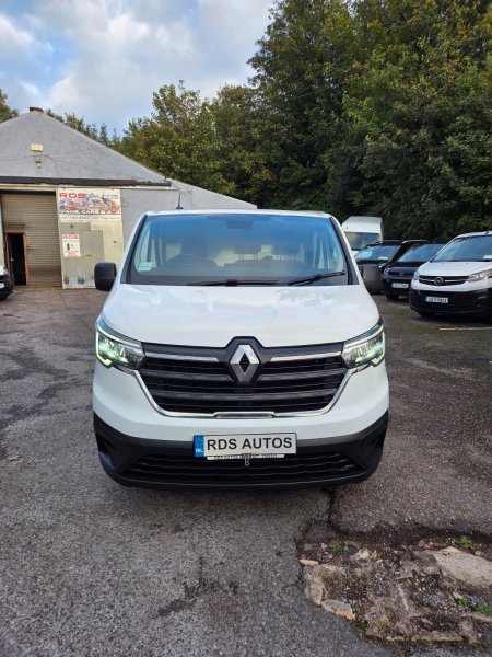 2023 Renault Trafic - photo 2