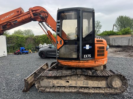 0 HITACHI 