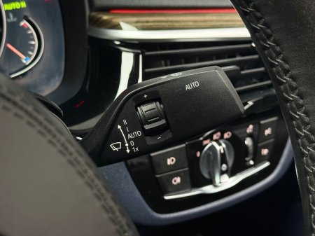 2017 BMW 5-Series - photo 27