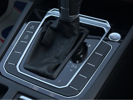 2018 Volkswagen Passat - photo 18