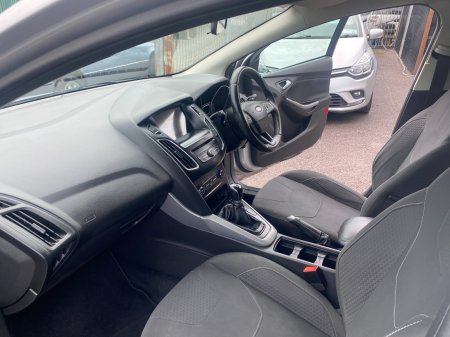 2017 Ford Focus - photo 12