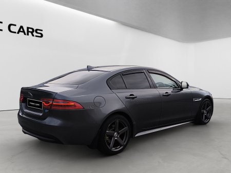 2015 Jaguar XE - photo 3