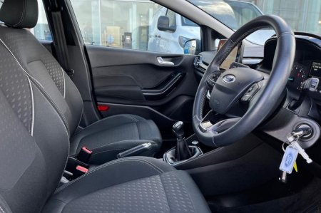 2018 Ford Fiesta - photo 17