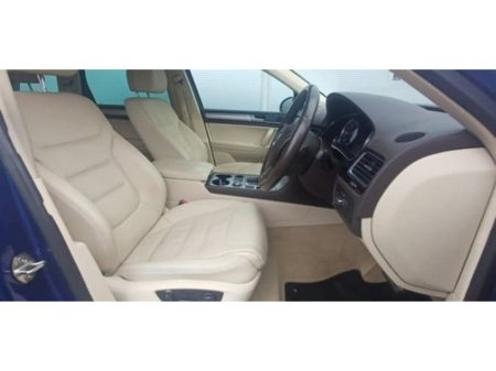 2018 Volkswagen Touareg - photo 2