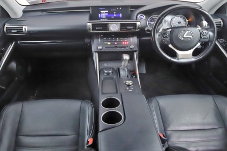 2017 Lexus IS - photo 14