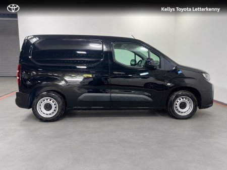 2025 Toyota Proace City - photo 3