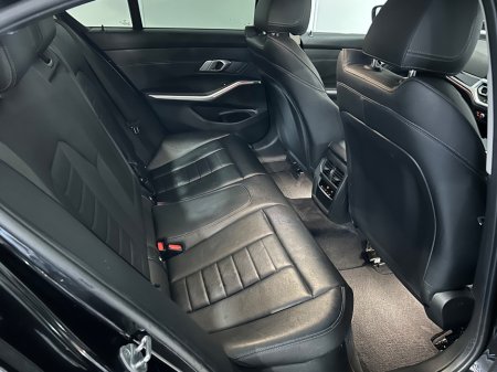 2021 BMW 3-Series - photo 17