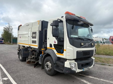 2021 Volvo FL250 - photo 3