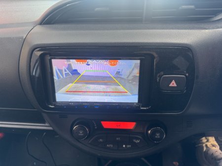 2019 Toyota Vitz - photo 12