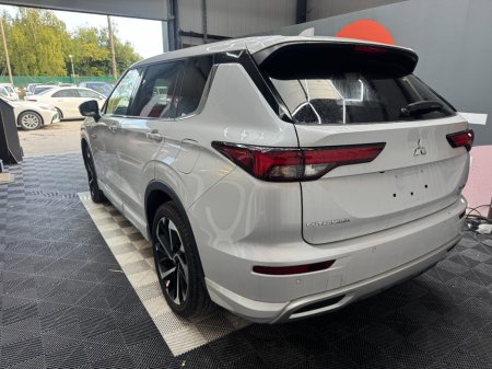 2024 Mitsubishi Outlander - photo 5