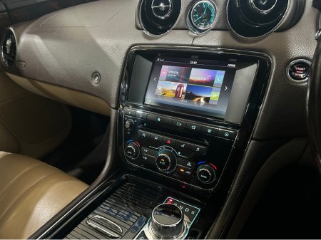 2016 Jaguar XJ - photo 12