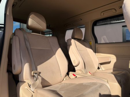 2014 Toyota Alphard - photo 16
