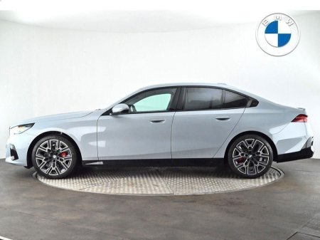 2026 BMW 5-Series - photo 3