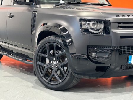 2025 Land Rover Defender - photo 4