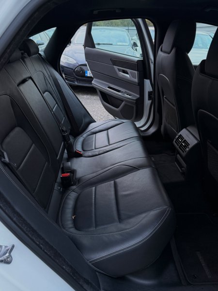 2018 Jaguar XF - photo 42
