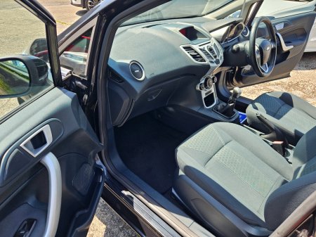 2012 Ford Fiesta - photo 23