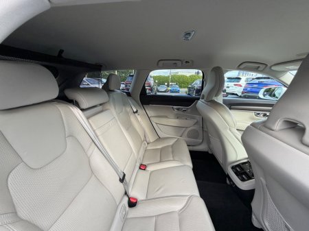 2019 Volvo V90 - photo 31