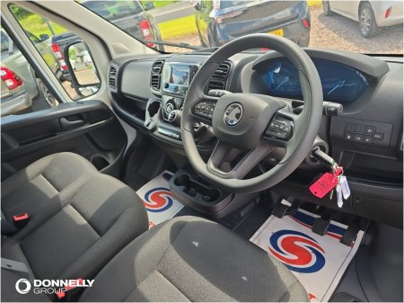 2026 Vauxhall Movano - photo 7