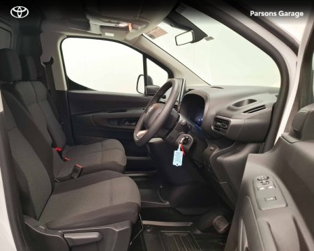 2025 Toyota Proace City - photo 7