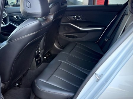 2025 BMW 3-Series - photo 8