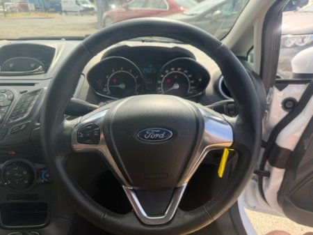 2017 Ford Fiesta - photo 17