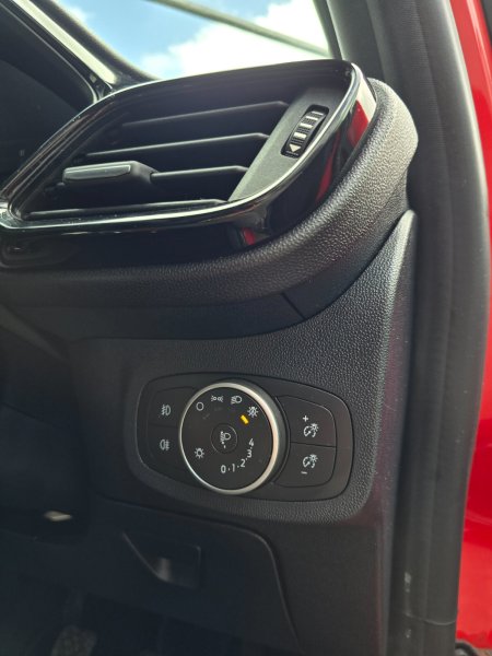 2020 Ford Fiesta - photo 18