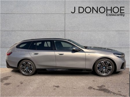 2024 BMW 5-Series - photo 3