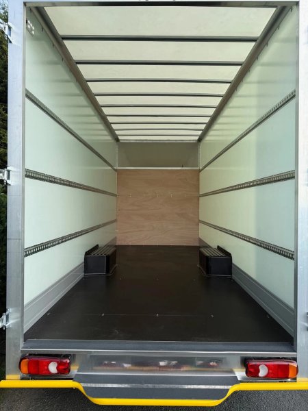2025 Renault Master - photo 2