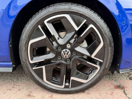2025 Volkswagen Golf - photo 40