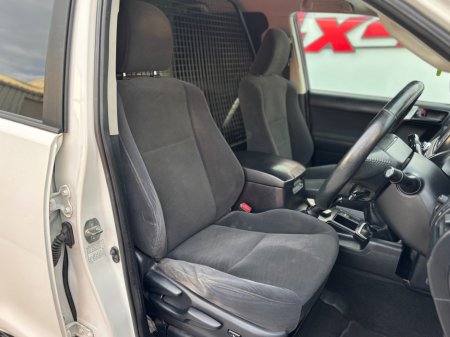 2017 Toyota Land Cruiser - photo 14