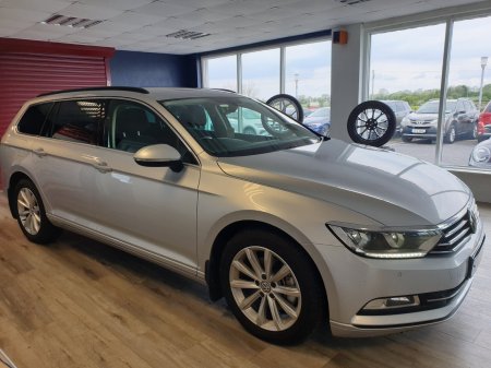 2018 Volkswagen Passat - photo 2
