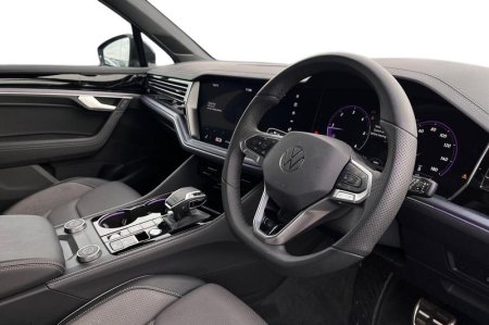 2026 Volkswagen Touareg - photo 9