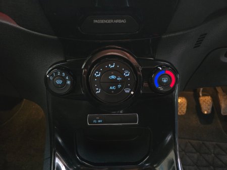 2014 Ford Fiesta - photo 15