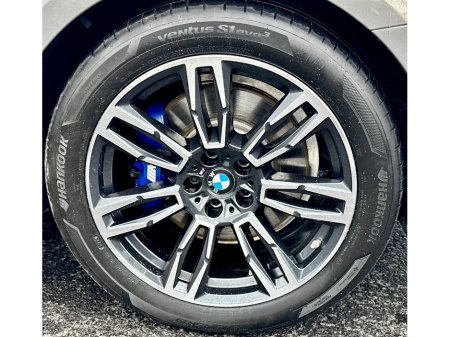 2026 BMW 5-Series - photo 32