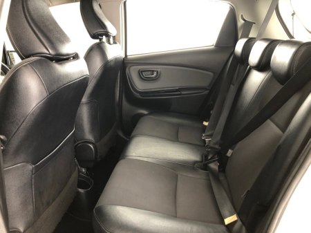 2015 Toyota Yaris - photo 7