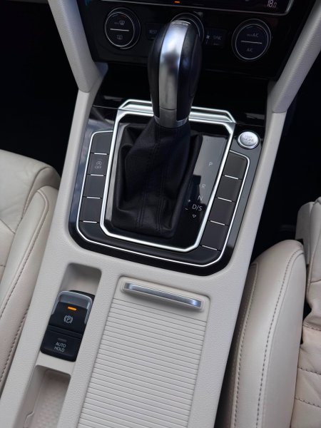 2018 Volkswagen Passat - photo 14