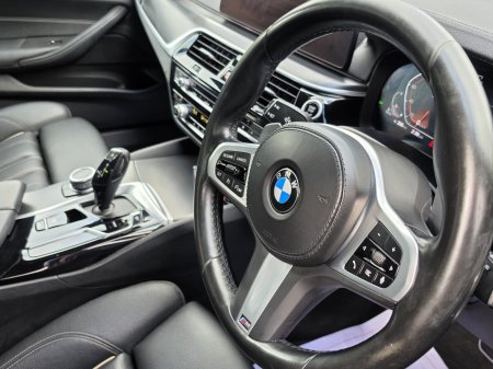 2022 BMW 5-Series - photo 21