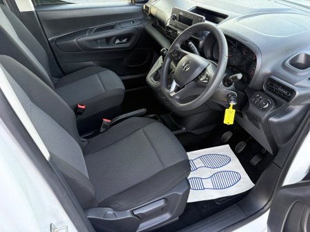 2021 Vauxhall Combo - photo 9