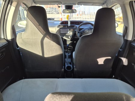 2017 Toyota Aqua - photo 18