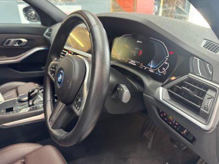 2022 BMW 3-Series - photo 15