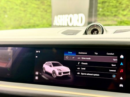 2025 Porsche Cayenne - photo 23