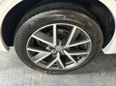 2019 Volkswagen Touareg - photo 30