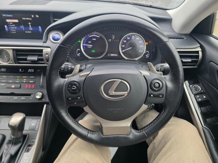 2015 Lexus IS - photo 9