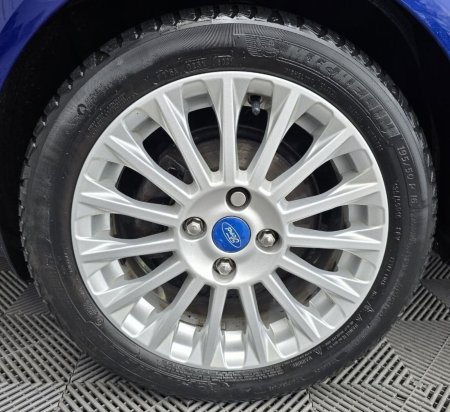 2015 Ford Fiesta - photo 8