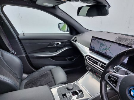 2024 BMW 3-Series - photo 11