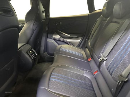 2025 Aston Martin DBX - photo 21