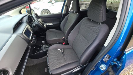 2015 Toyota Vitz - photo 26