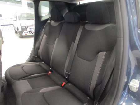 2025 Jeep Renegade - photo 14