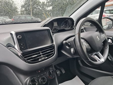 2017 Peugeot 208 - photo 13
