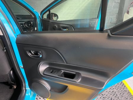 2017 Toyota Aqua - photo 18